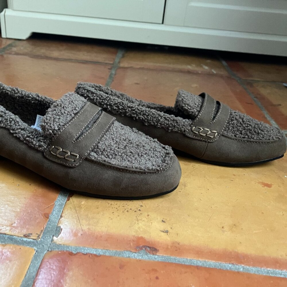GAP brown sherpa loafers, LIKE NEW size 9